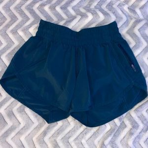 Lululemon Tracker Short V - Size 4